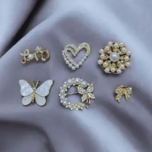 Premium Pearl & Crystal Luxury Hijab Brooch Collection – 6-Piece Elegant Statement Set